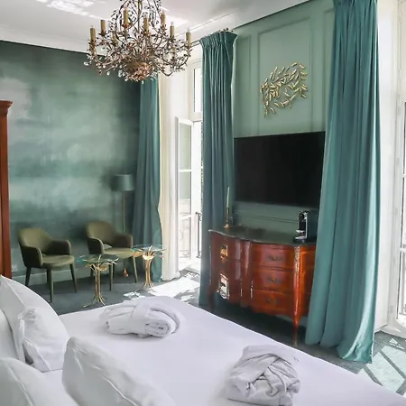 Demeures De Campagne Chateau De - Paris Val-d'oise 4* Maffliers